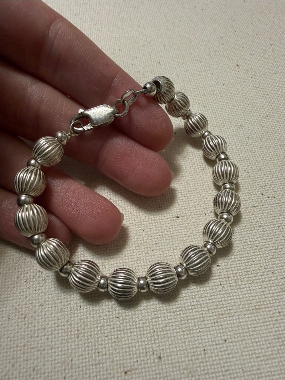 Lovely Sterling Silver 925 Ribbed Bead Bracelet 7.25 inches